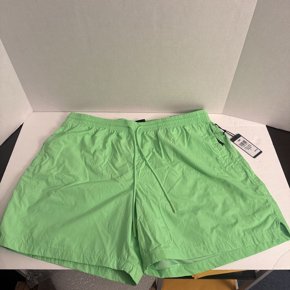Brand New LCKR Mens Athletic Shorts Size XL Neon Green NWT